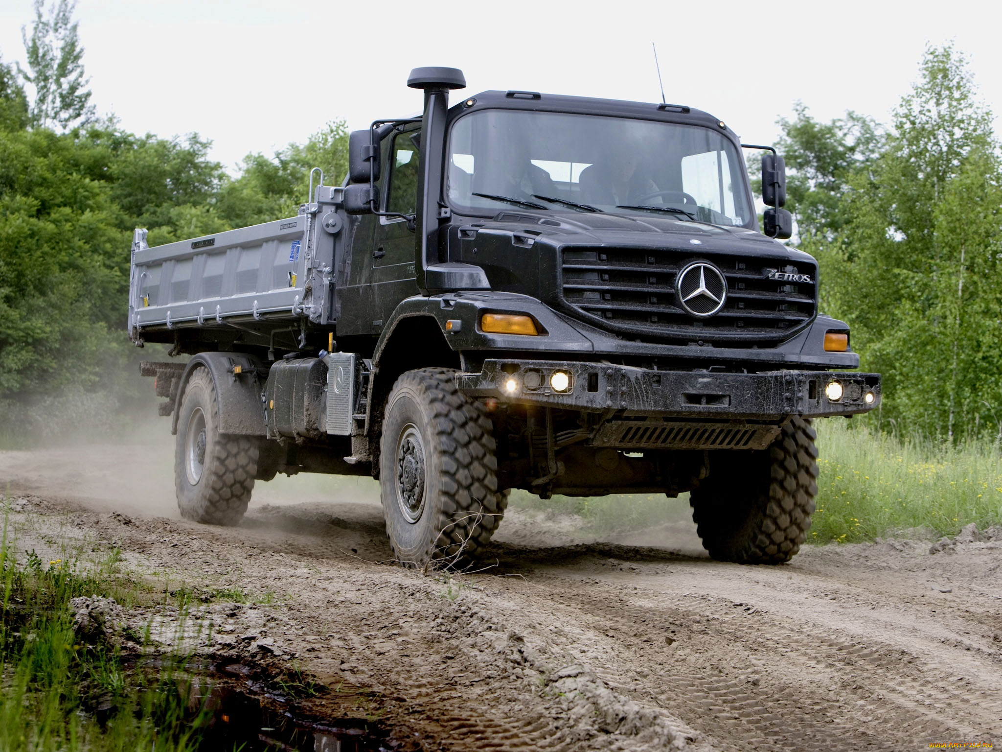 , mercedes, trucks
